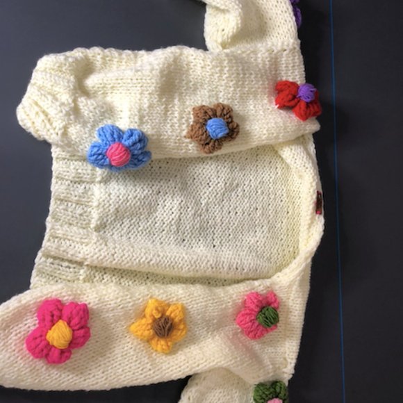 Insta-Famous Flower Cardigan - Picture 2 of 2